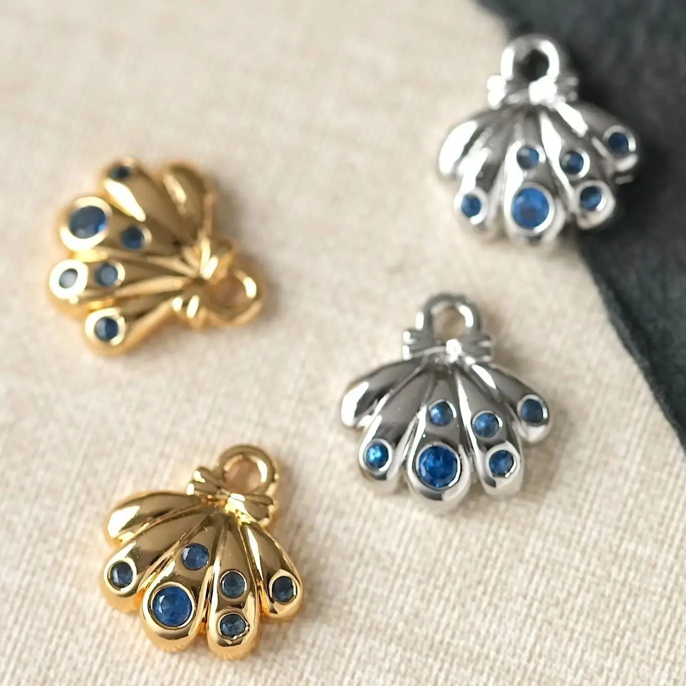 

Подвески в виде ракушек в океанском стиле, медь, золотая отделка, синий циркон, ювелирные аксессуары ручной работы, 10,2x9,7 мм, 2 шт.