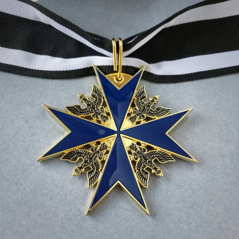 Replica Medal Big Black Hawk Knight Badge Necklace Pendant Enamel Medal
