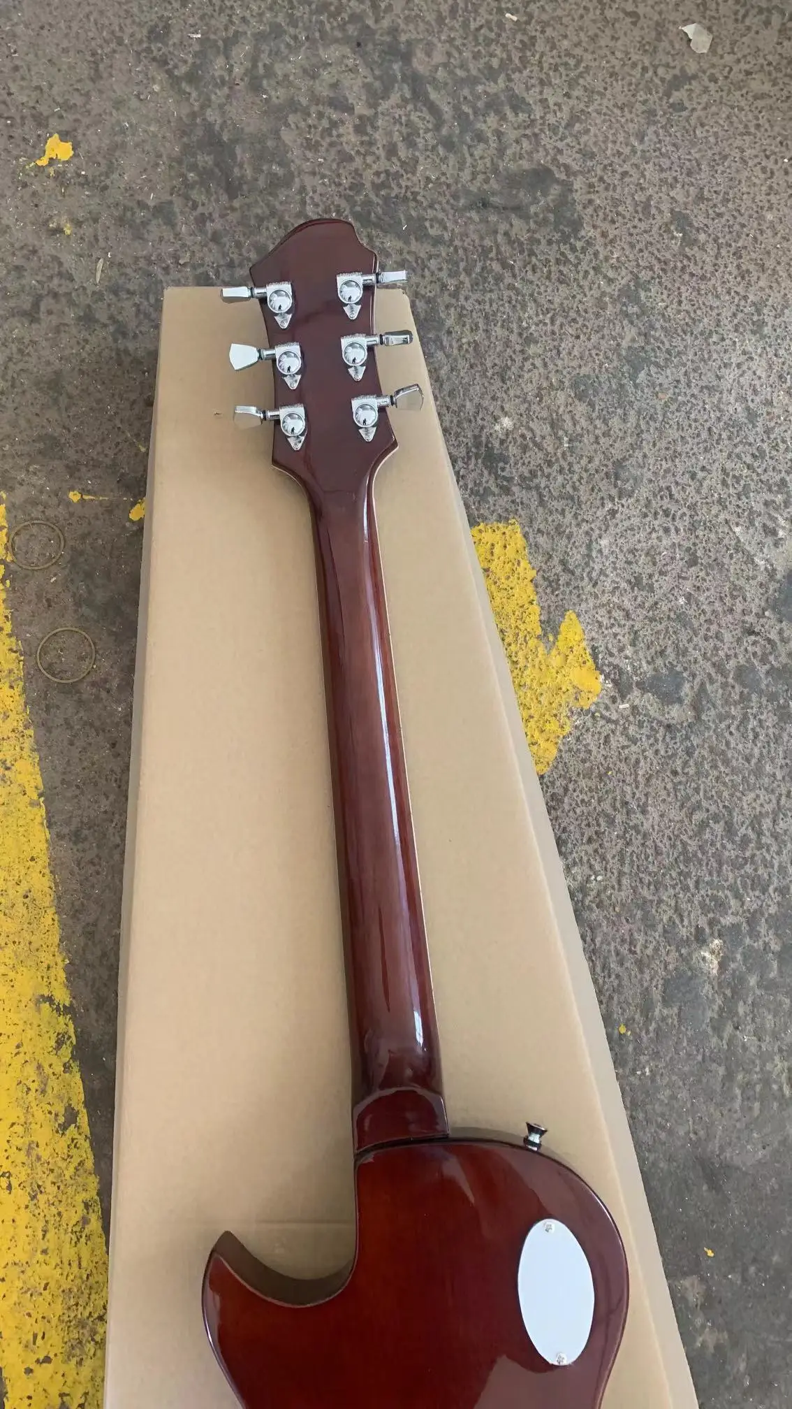 Made in China factory, high-end custom 6 string jazz electric guitar, special material surface, matte paint, chrome plated hardw