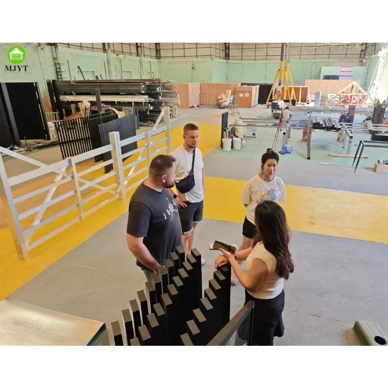 بوابة ممر المزرعة والمعرزة المصنوعة من الألومنيوم بتصميم مانور الأمريكي، سياج وتعريشة خارجية أنيقة #3