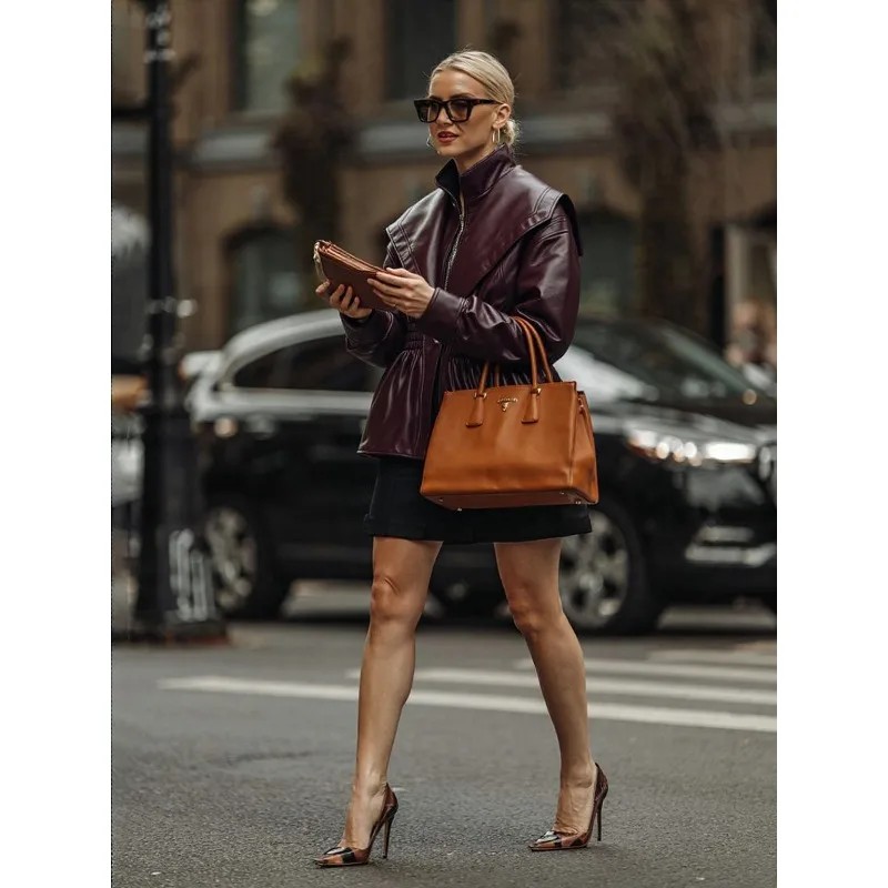 Jaquetas e Casacos Femininos de Outono e Primavera em Couro Sintético com Gola Lapela e Mangas Sino: Novidade, Exclusivo, Chique, Moderno e Minimalista