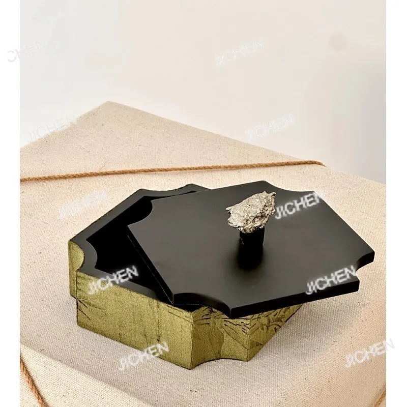 

Dark green storage box, green bamboo forest wood, high-end atmosphere, jewelry box, dresser ornament.