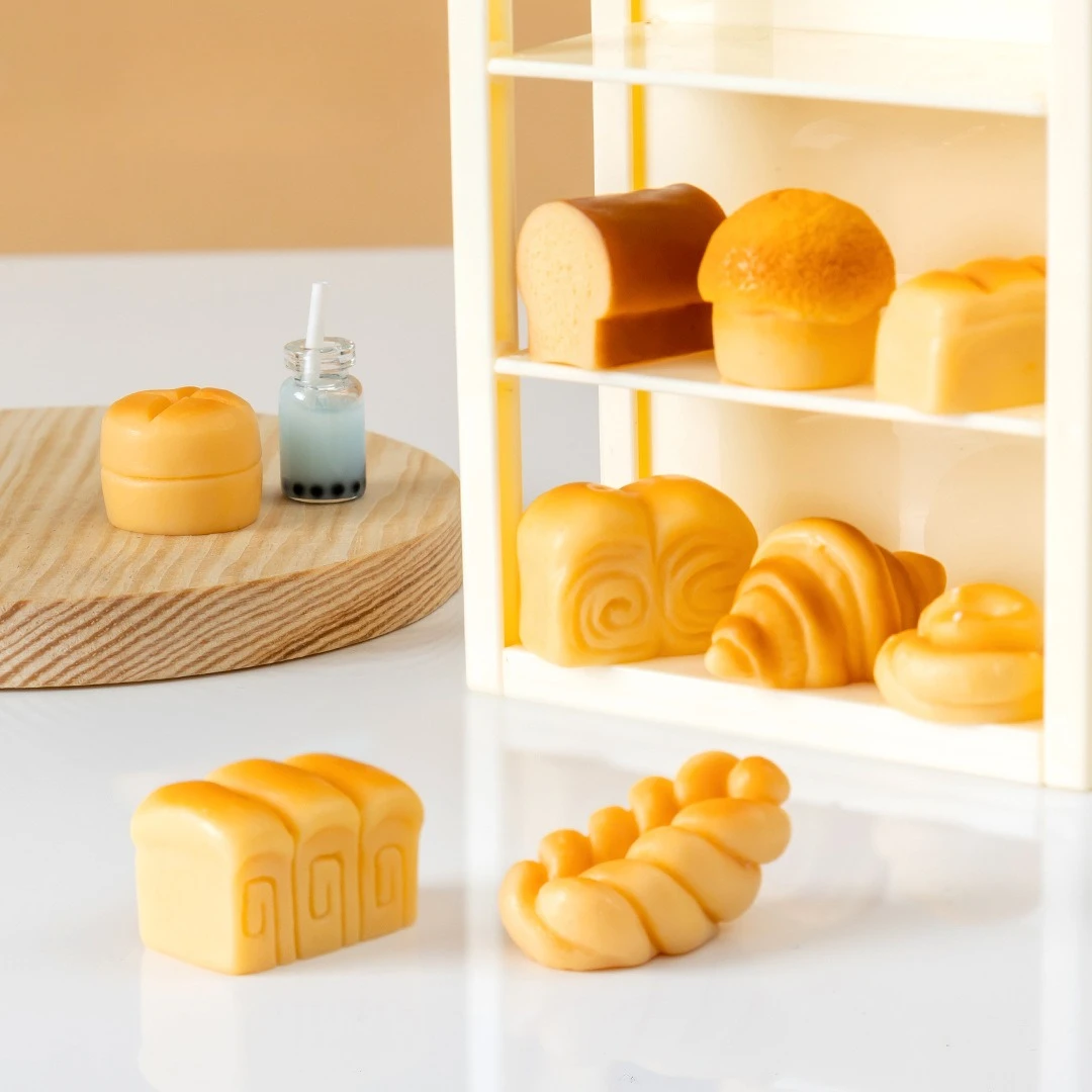 

Micro Landscape Creative Simulation Food Play Bread DIY Ornament Children's Toys Hairpin Accessories Mini Miniature Ornament