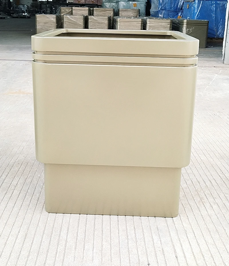 Luxury square Shape Outdoor Planter Galvanized Steel Big Plant Pots  for Outdoor and Indoor