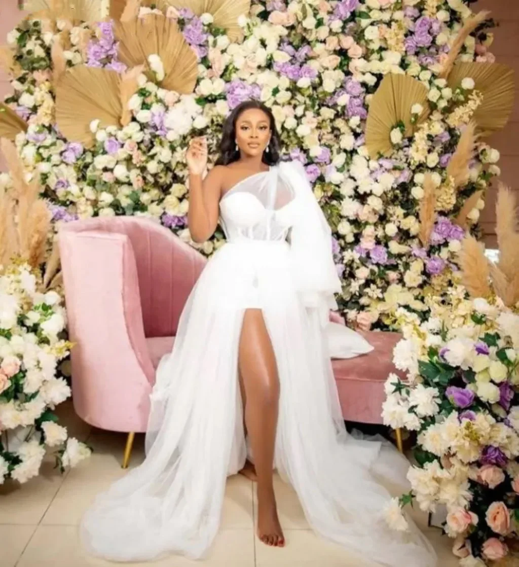 2025 African Women's Single Shoulder Wedding Dress Tulle A-line Bridal Dress Side Split Elegant Bride DressCustomization