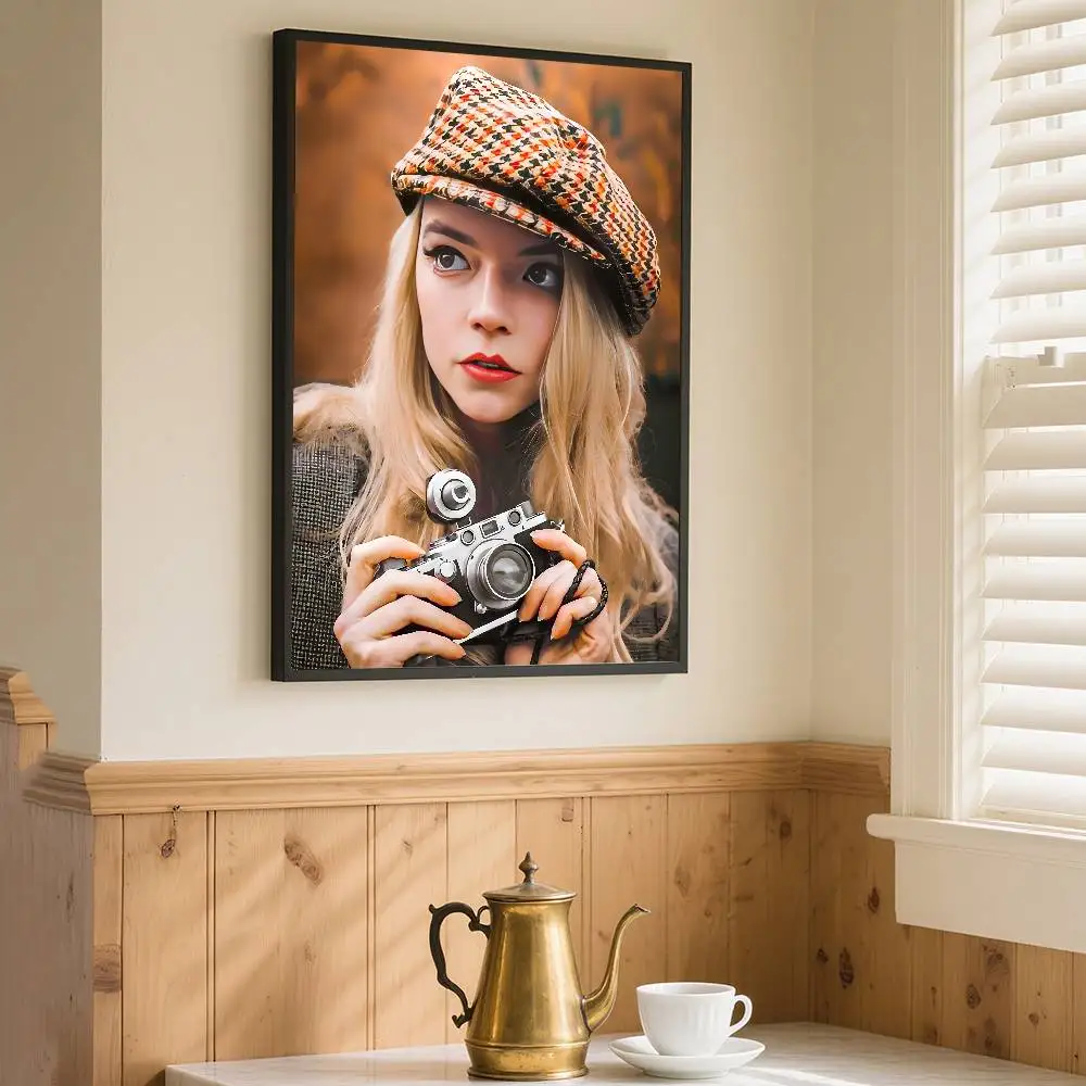 أنثى نجمة أنيا تايلور الفرح ملصق فني ذاتي اللصق مقاوم للماء ورقة ملصق مقهى بار غرفة جدار ديكور