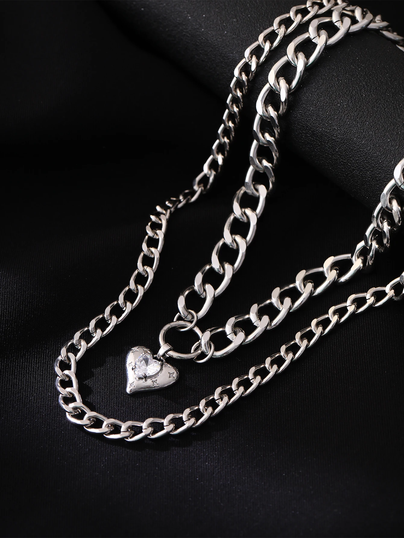 

New Silvery Chain Round Buckle Heart Zircon Pendant Concert Party Fashion Versatile Hip-Hop Rock Punk Gift Indifferent Necklace