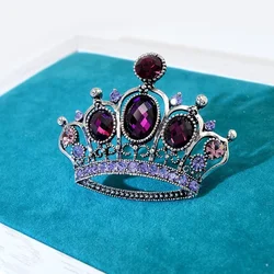 Elegant Classical Diamonds Crown Hollow Out Design Women Men Brooch Beautiful Luxury Coat Accessories Charismatic Holiday Gifts