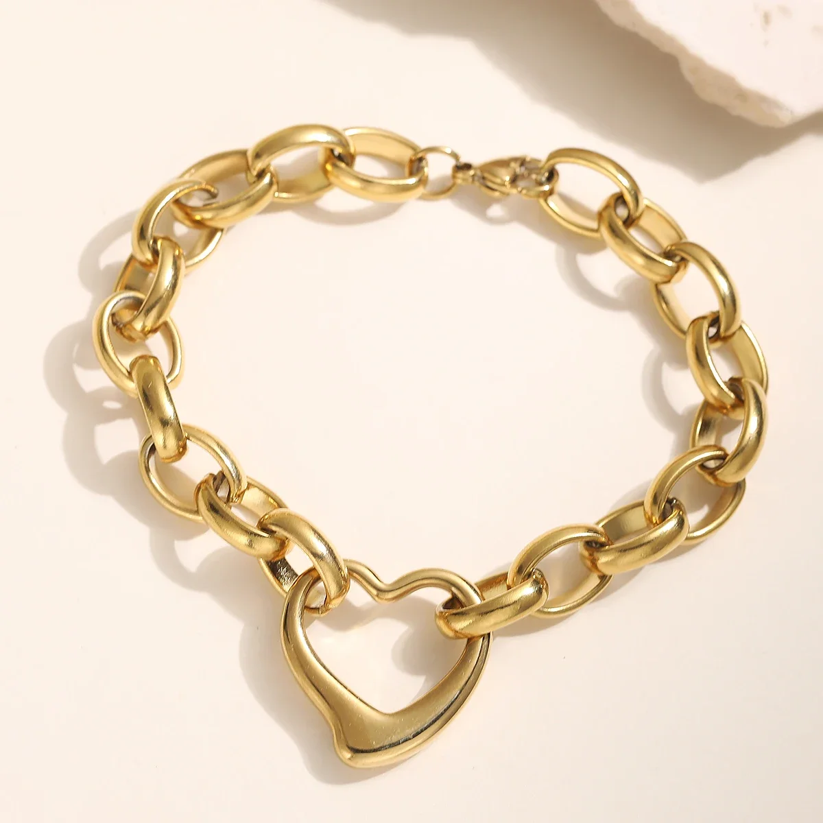 Waterproof Stainless Steel Chunky Heart Link Chain Bracelet Minimalist Hollow Heart Charm Stackable Hand Jewelry For Women
