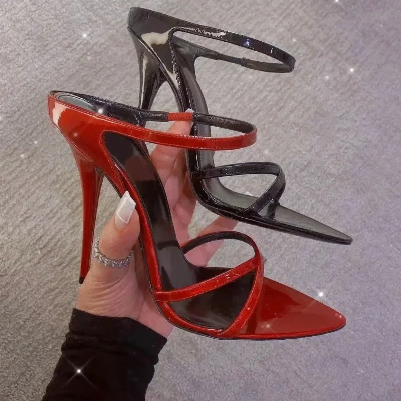 ฤดูร้อน Pointed Toe รองเท้าแตะผู้หญิงสีแดงสิทธิบัตรหนังเปิดนิ้วเท้า Stiletto รองเท้าส้นสูงผู้หญิงสวมใส่ด้านนอกเซ็กซี่ sandalias