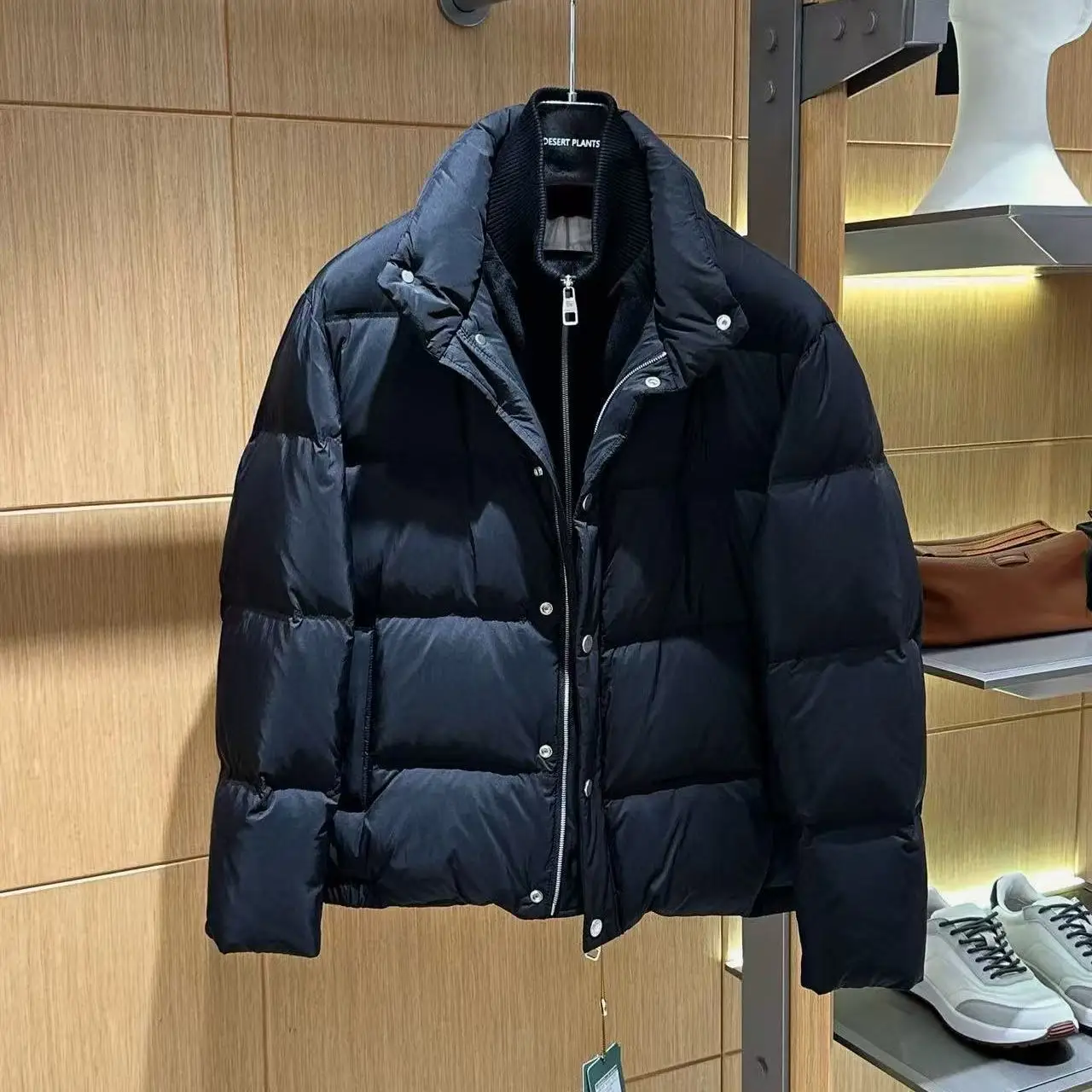 เสื้อแจ็คเก็ตขนเป็ดแบบเรียบง่ายสไตล์อิตาเลียนสำหรับผู้ชาย รุ่น 25ss