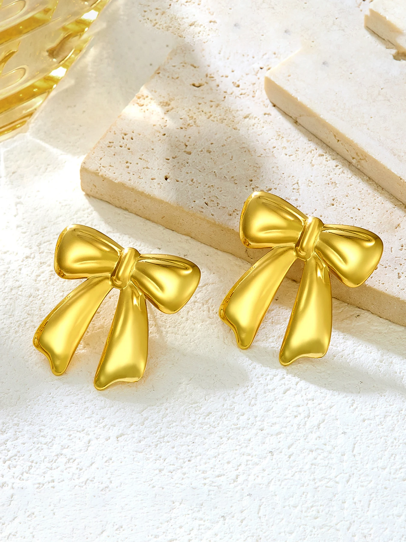 

New High-End Fashion Stainless Steel Bow Stud Earrings, Exaggerated Design, Versatile Trendy Jewelry for All Seasons