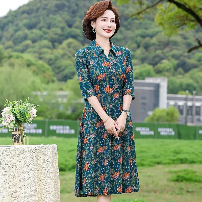 Mom's Temperament Floral Dress High-end Middle-aged and Elderly Women's Western-style Look Slim and Long Over the Knee Skirt