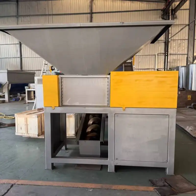 Raw Shredder Fully Automatic Industrial Material Crushing Equipment Multifunctional Coconut Shell Crusher Lard