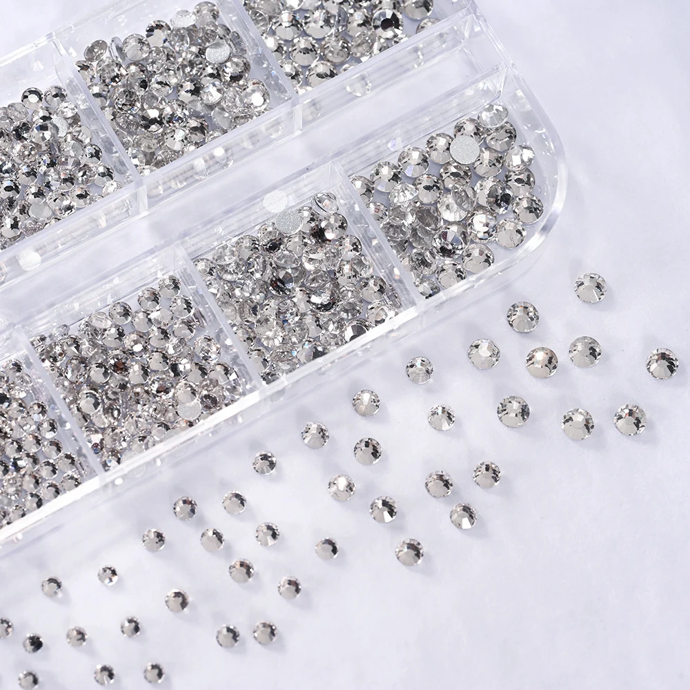 12 grilles 3D blanc Nail Art strass et 2 outils tailles mixtes Flatback rond verre diamant breloques pour ongles bricolage artisanat accessoire de manucure