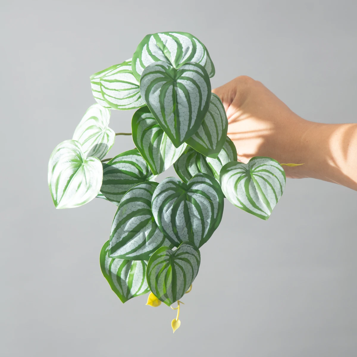 25 cm künstliche Monstera-Pflanzen, tropische Palmenblätter, kleine Pflanzen, Zweig, künstlicher Baumlaub, hängende Blätter für Halloween, Weihnachten – Detail 13