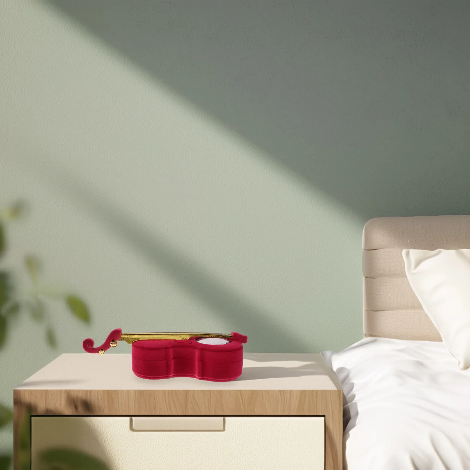 

Стильный футляр для украшений в форме скрипки для колец, серег, ожерелий. Тщательно продуманный компактный дизайн, идеально подходит для туалетного столика.