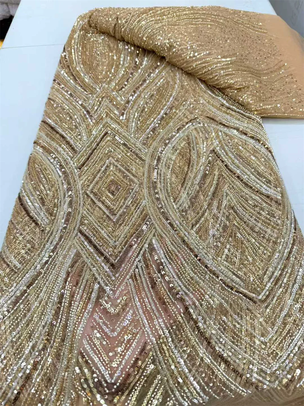 Bianco africano nigeriano sposo francese ricamo 2025 tulle paillettes tessuto di pizzo bellissimo lussuoso pizzo con perline pesanti per la cerimonia nuziale