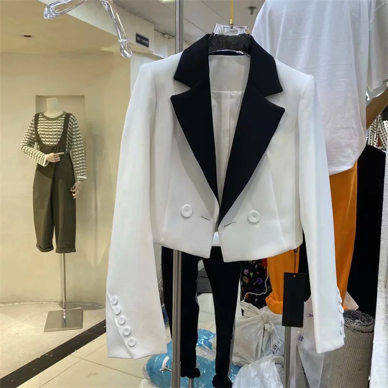 Jaqueta curta feminina, blazer feminino, top versátil, novo senso de design, cores contrastantes de nichos, elegante, roupas de primavera, 2022