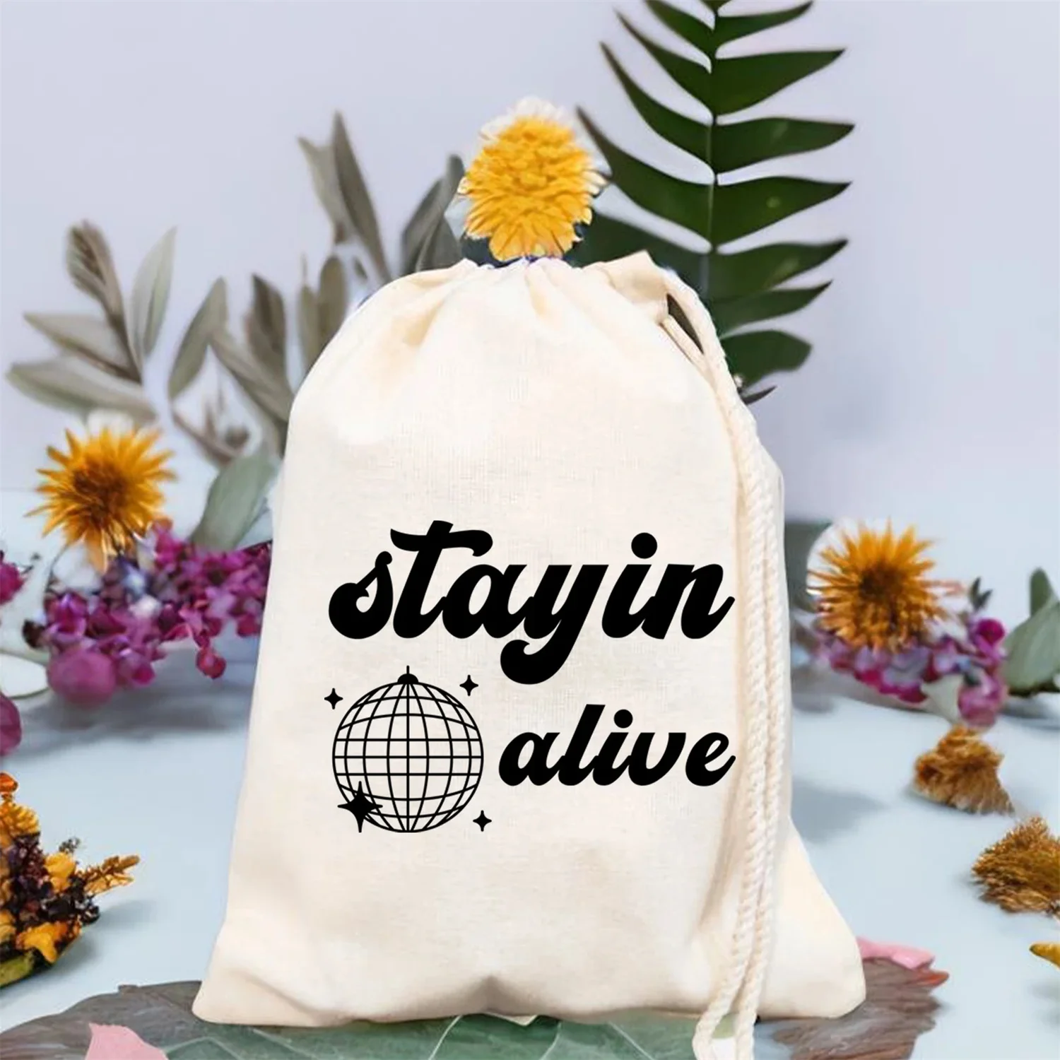 Kit de récupération rétro Staying Alive, cadeaux de fête d'anniversaire pour enterrement de vie de jeune fille, Kit de gueule de bois, sac de fête d'enterrement de vie de jeune fille Disco 25 pièces