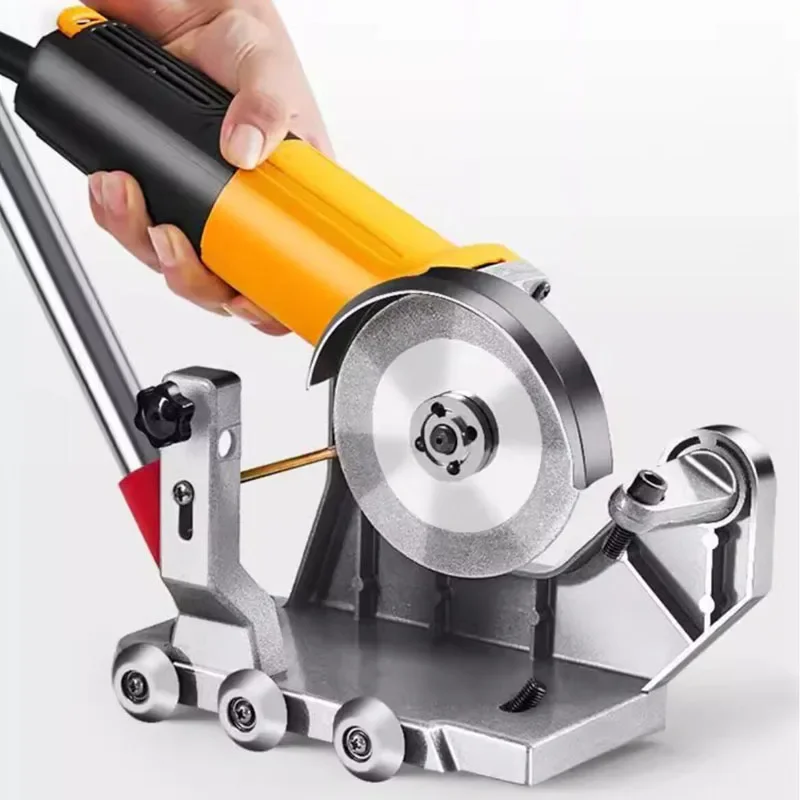 

Многофункциональный и портативный кронштейн с шестью колесами для уборки межплиточных швов и очистки парковочных мест, превращающий угловую шлифовальную машину в инструмент для улучшения внешнего вида