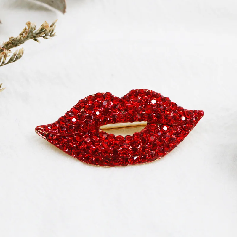 Fashion Women Red Lips Full Rhinestone Luxury Brooches Pins Creative Sexy Crystal Shining Party Wedding Jewelry Accessories Gift