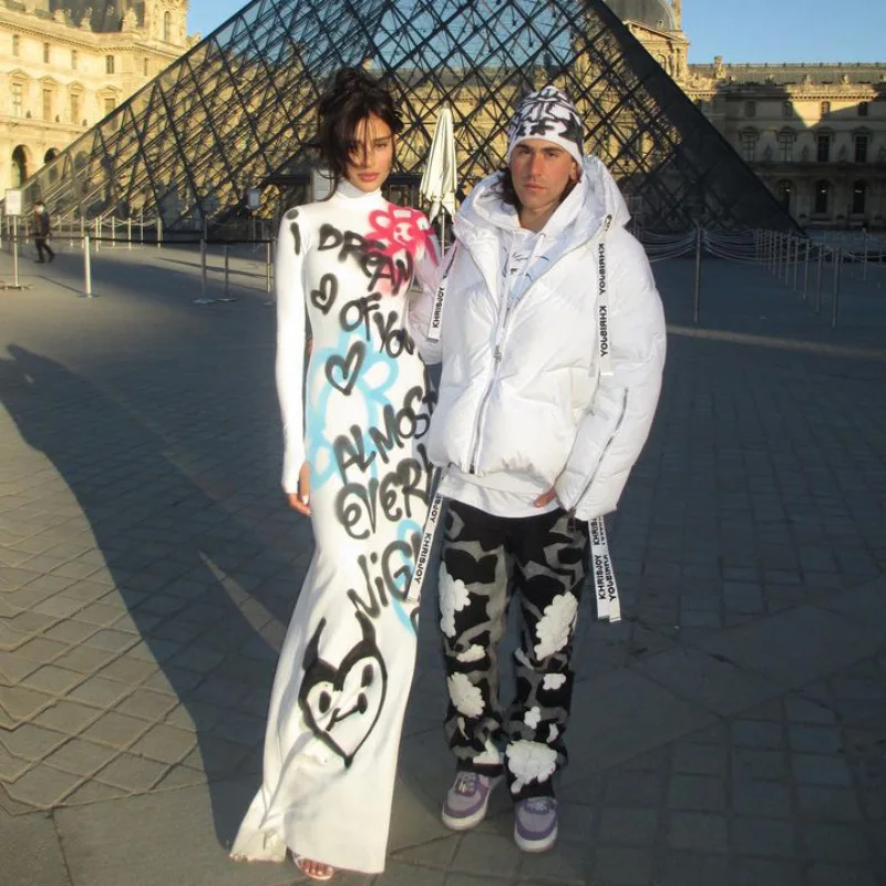 فستان نسائي مطبوع عليه جرافيتي عالي الخصر ، بأكمام طويلة ، رقبة مستديرة ، قصة ضيقة ، عصري ، فتاة جذابة ، جديد ، خريف ،