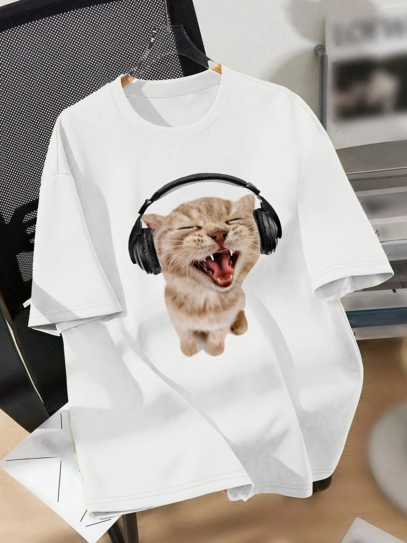 

Women'S Funny Cat with Headphones T-Shirt, Casual Crew Neck Short Sleeve Tee, Summer Knit Fabric Top 95 Polyester 5% Elastane
