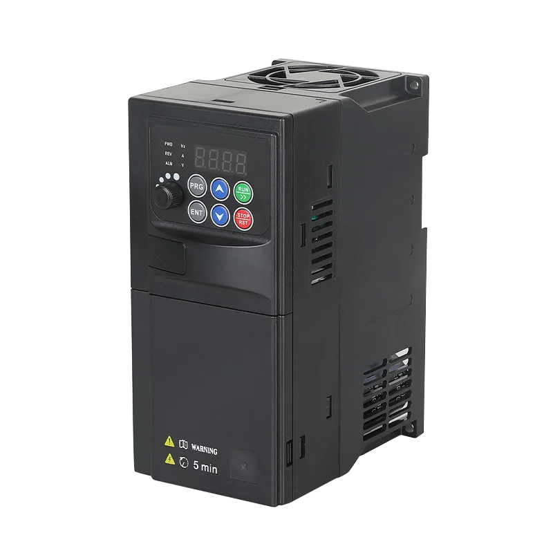 محرك التردد المتغير الصناعي VFD 220 فولت مدخل أحادي الطور إلى عاكس التحكم في محرك الإخراج ثلاثي الطور لـ