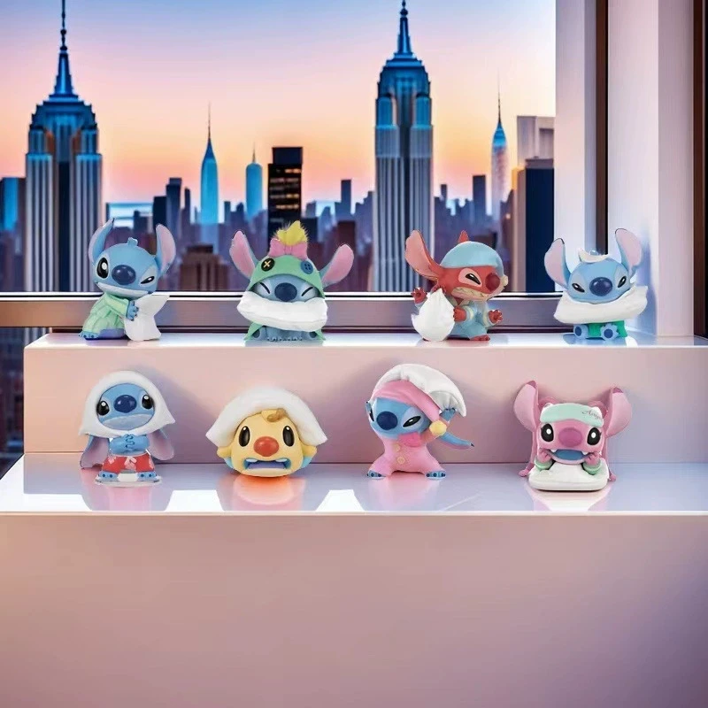 2026 New Stitch Pillow Fight Series Blind Box Bambole e figurine di peluche genuini Simpatici ornamenti per il desktop e decorazioni per auto