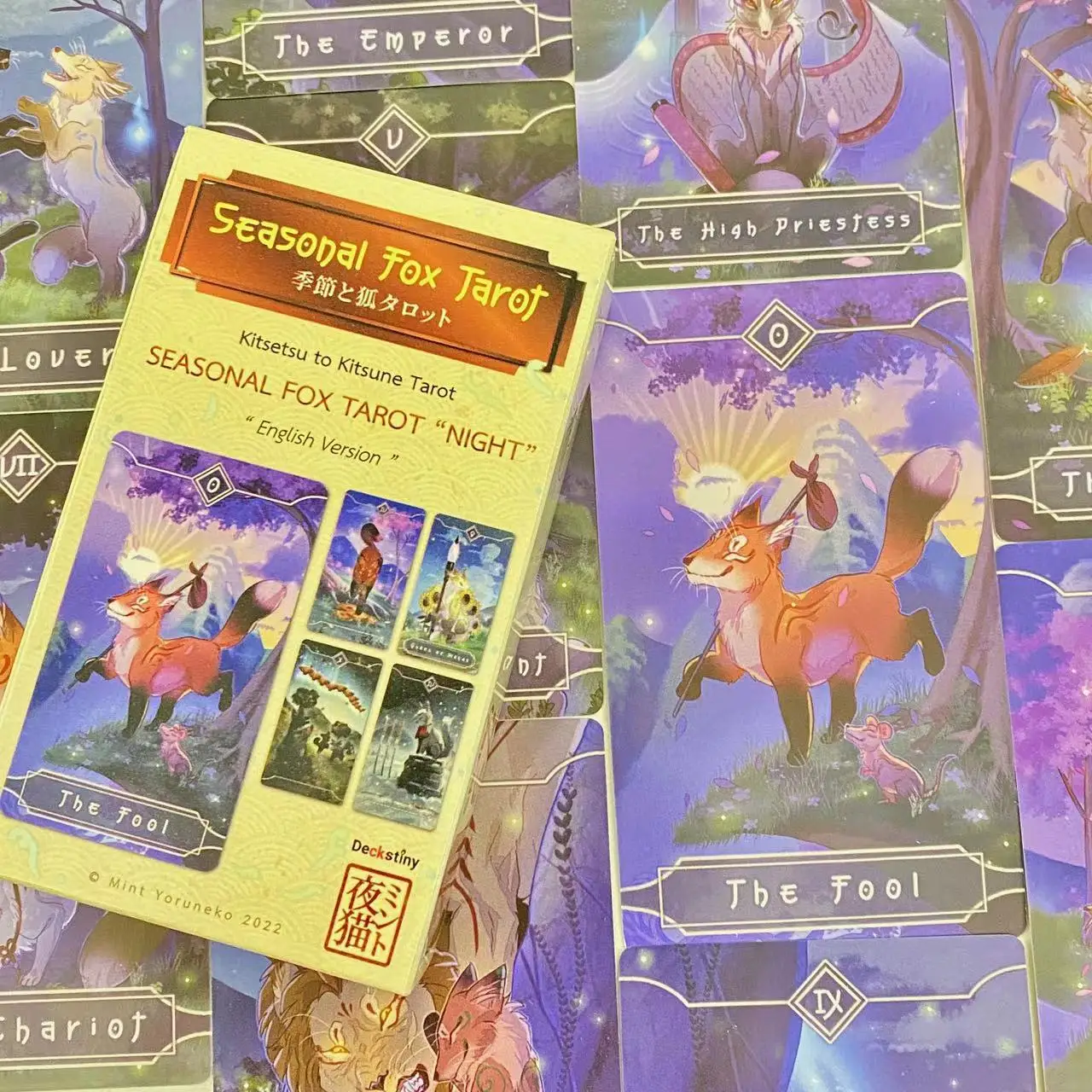 

12*7cm Seasonal Fox Tarot with Guidebook for Beginners 79 Pcs Cards