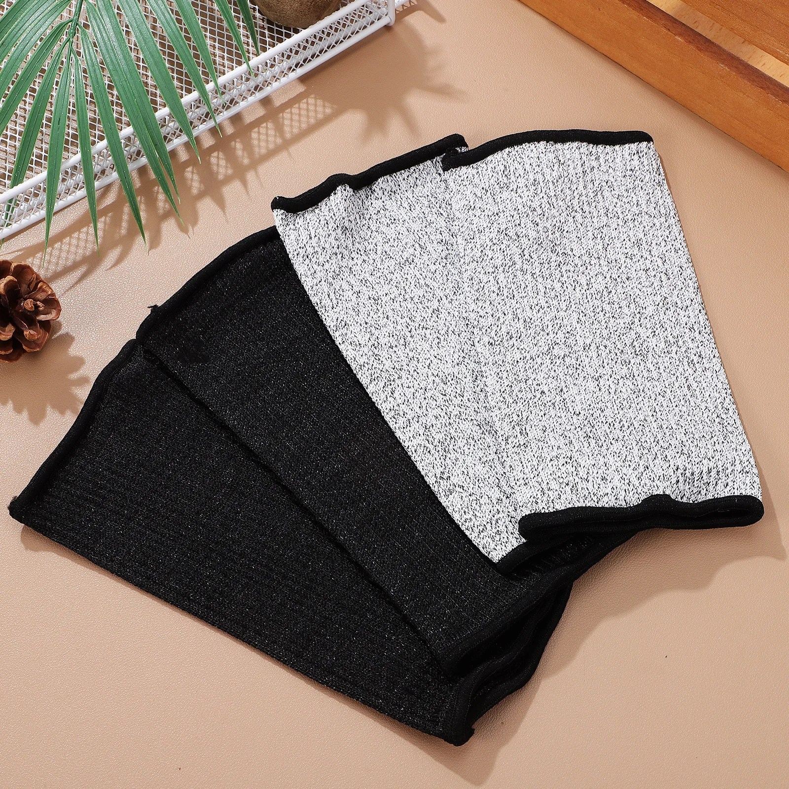 2Pairs Cut Resistant Forearm Protective Sleeves Arm Guards Stretchable Safety Sleeves for Gardening Moving Working Size S