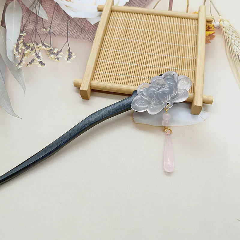 กิ๊บติดผมทรงโบราณแบบสองด้านประดับพู่ดอกบัวสำหรับผู้หญิง, กิ๊บติดผมไม้สไตล์จีนใหม่ระดับไฮเอนด์, กิ๊บติดผมแบบสั่น, กิ๊บติดผมคุณภาพสูง