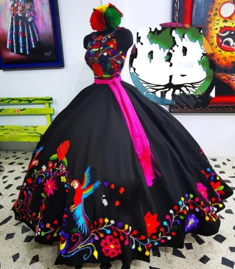 Black Charro Quinceanera Dresses Ball Gown Halter Emboridery Backless Mexican Sweet 16 Dresses 15 Anos