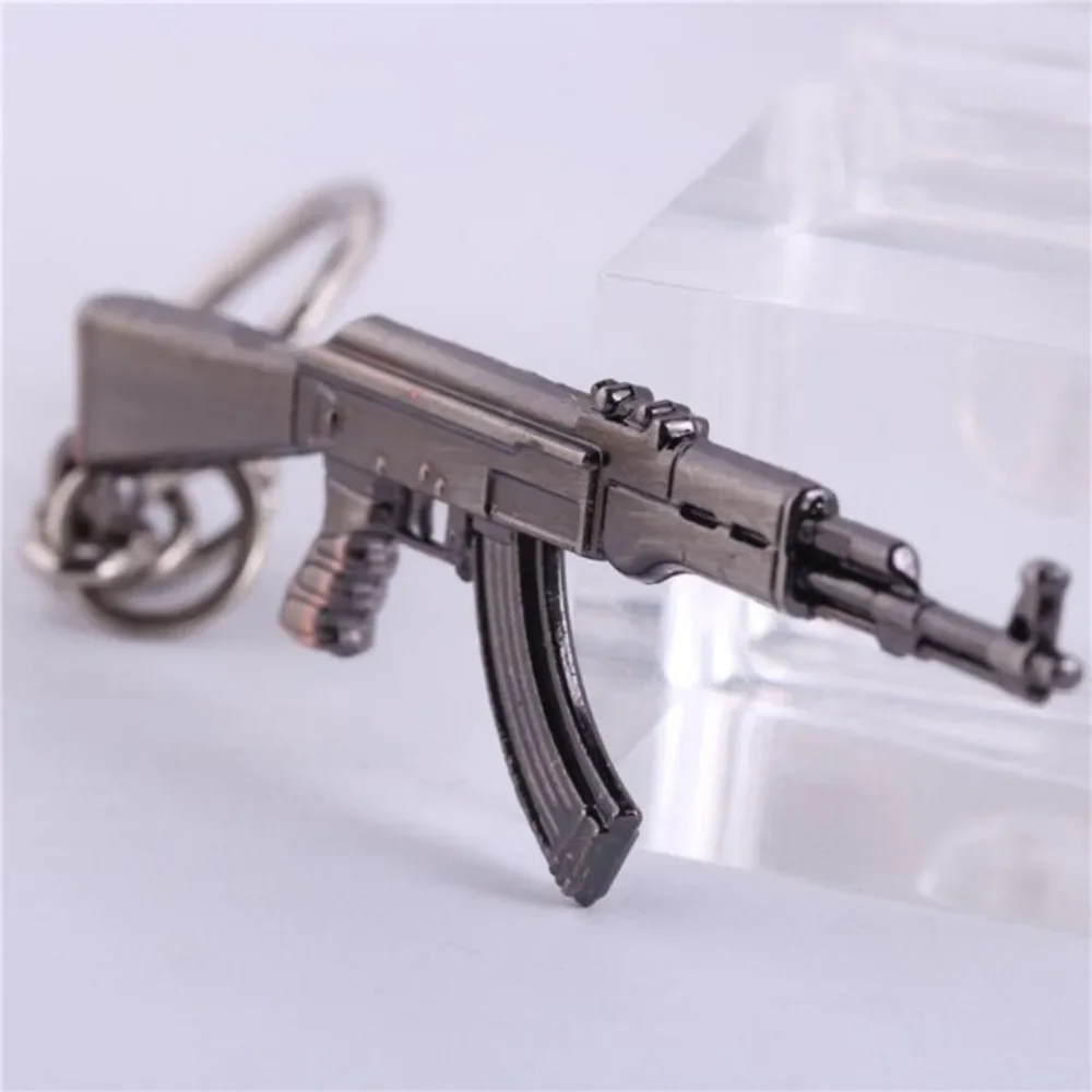 Personalized Simple Niche Creative Trend Retro AK47 Gun Weapon Model Metal Pendant Keychain Metal Key Ring