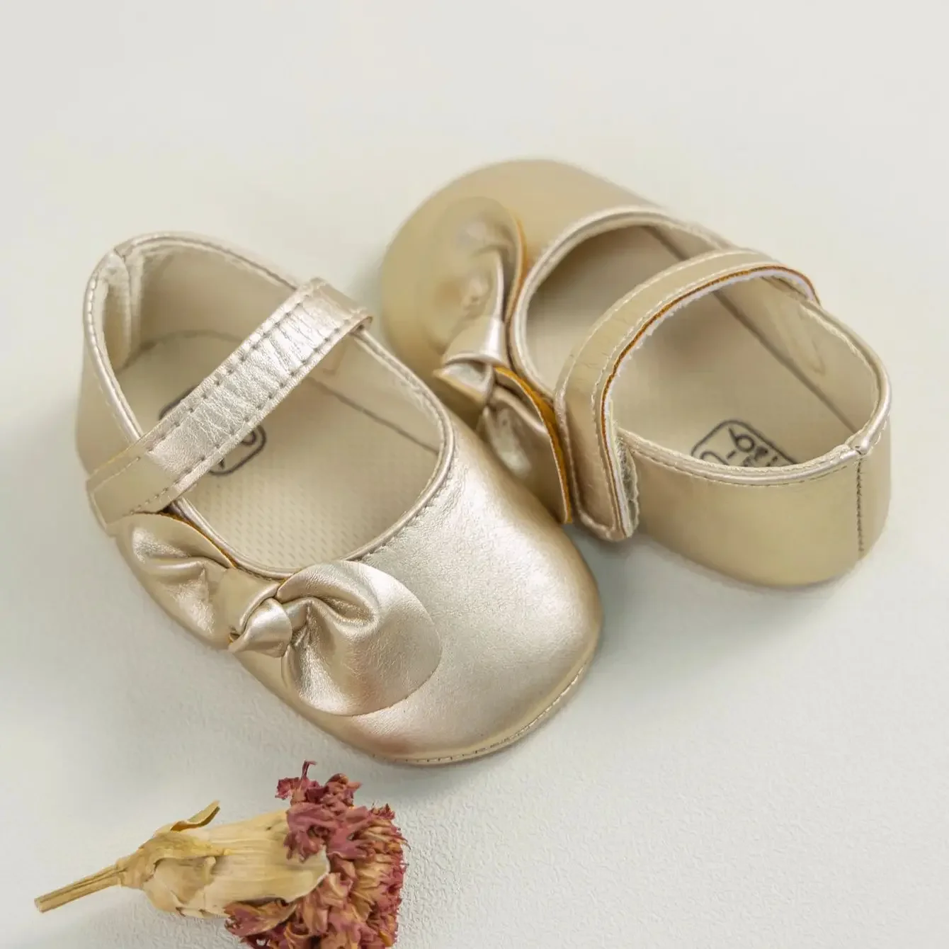 Meckior-zapatos de princesa para bebé recién nacido, zapatillas de Ballet cómodas y duraderas con lazo dorado, exquisitos, para exteriores