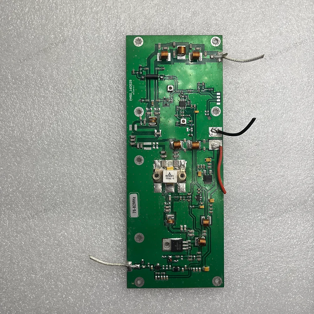 1pcs RF Power Amplifier, 12.5V 70W 76-98MHz, Input 30mW. Pre‑stage RD01MUS1, Final‑stage RD70HVF1. Transistors tested good