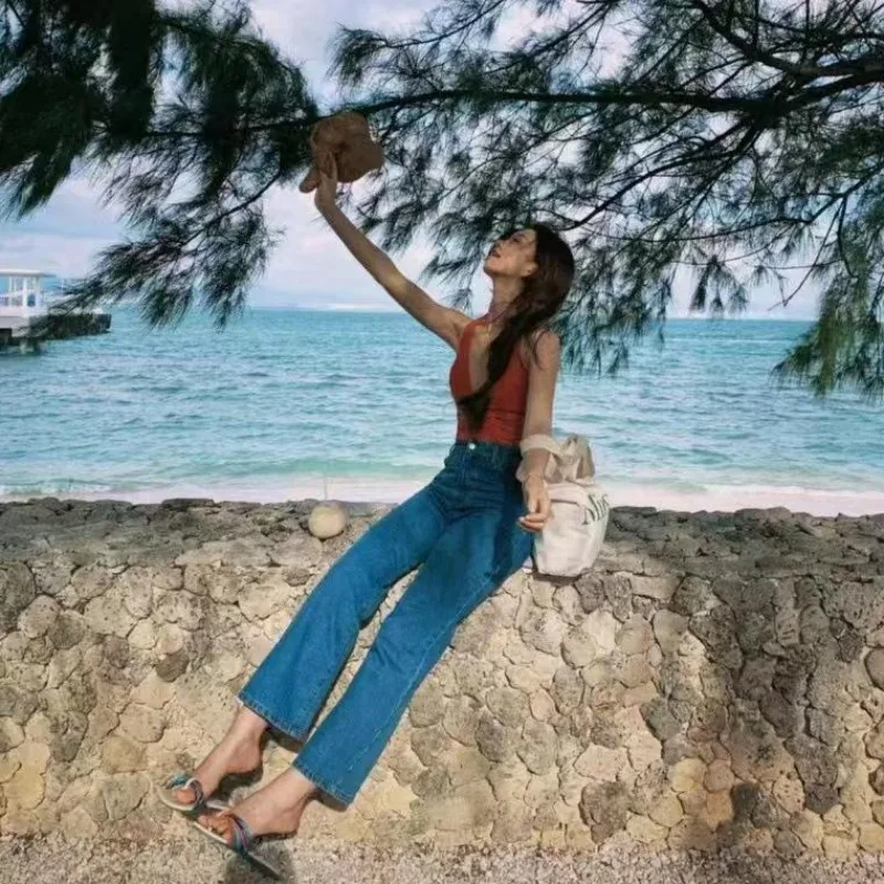 2025-retro badpak in Hong Kong-stijl uit één stuk |   Sexy rode monokini met diepe V-hals voor het afslanken van het lichaam en hete lente-uitjes