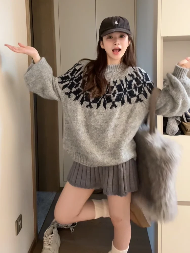 韓国風スレ怠惰なセーター女性の秋冬ソフトルーズラウンドネニットトップ刺繍入りロングスベ暖かいサーマル