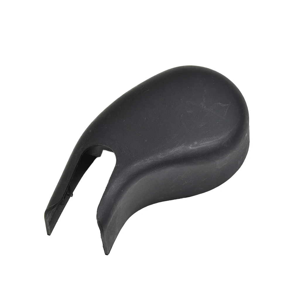 혁신적인 디자인으로 포드 포커스(12-16) 호환 너트 캡 커버를 사용하여 뒷유리 와이퍼를 안전하게 고정하세요.