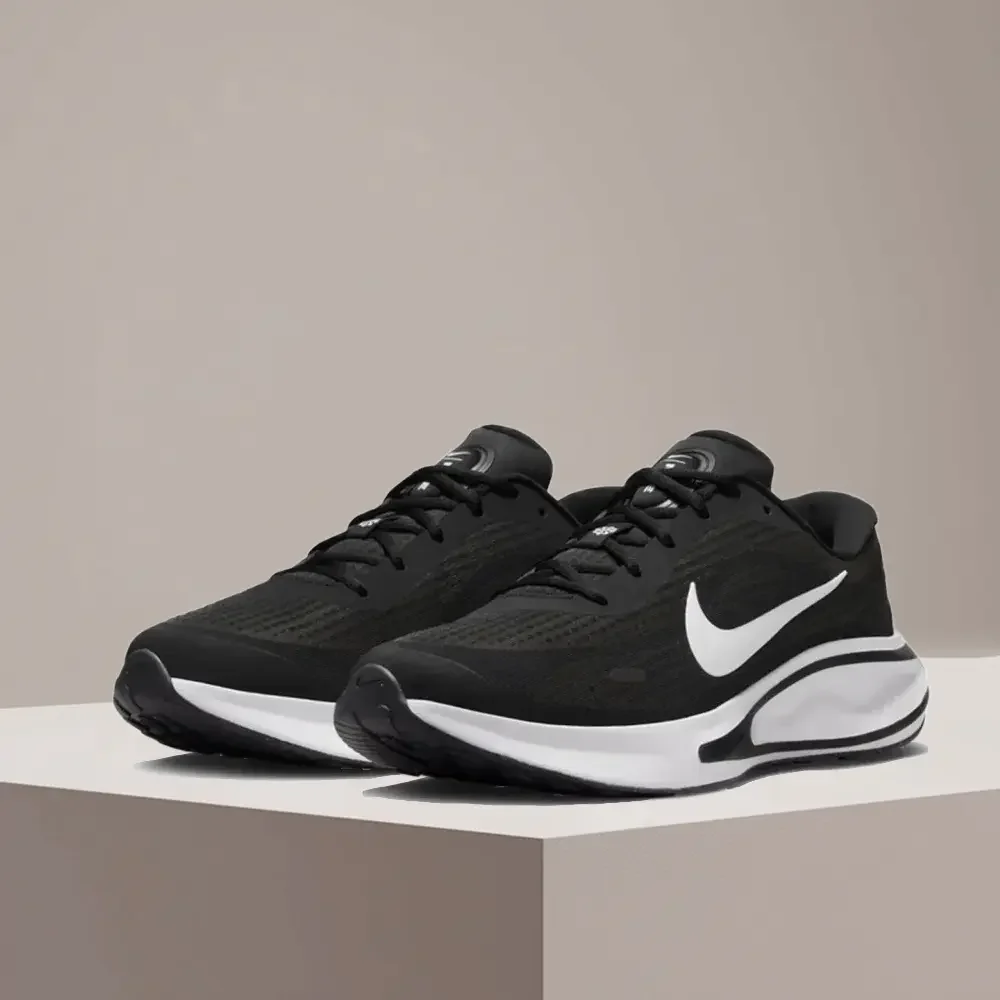 

Кроссовки Nike Journey Run. Удобная амортизация, нескользящая и прочная подошва. Идеально подходят для ежедневных тренировок. FJ7765-001