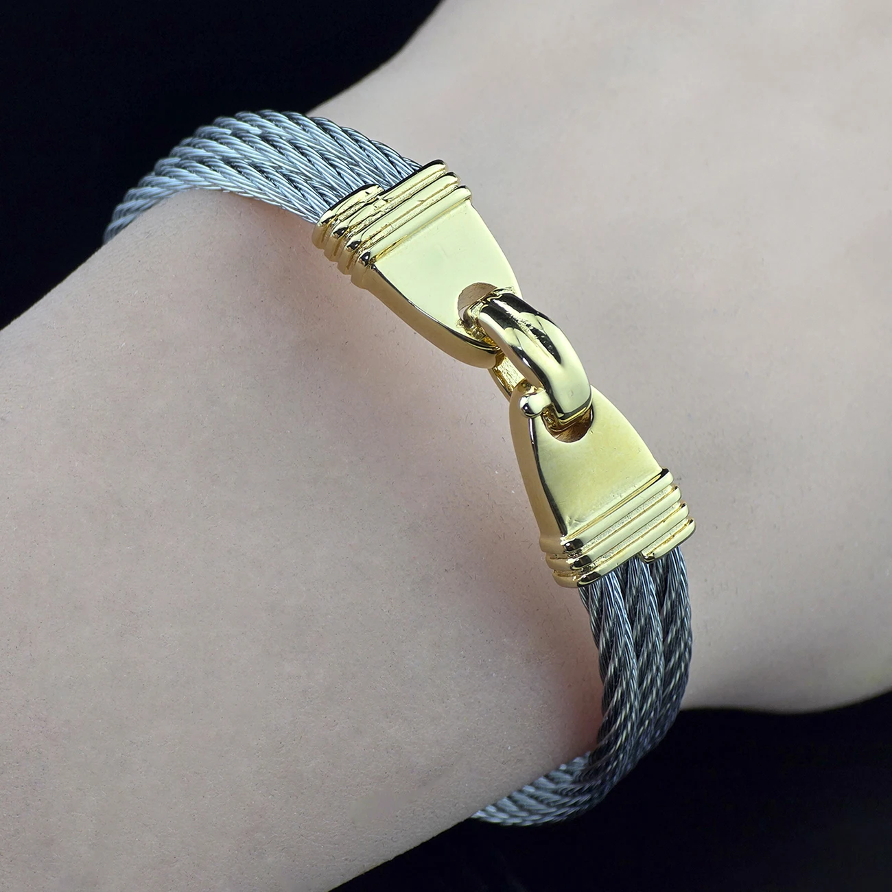 New Vintage Stainless Steel Cable Bracelet for Women—Perfect as a Luxury Jewelry Gift for Christmas or Valentine's Day