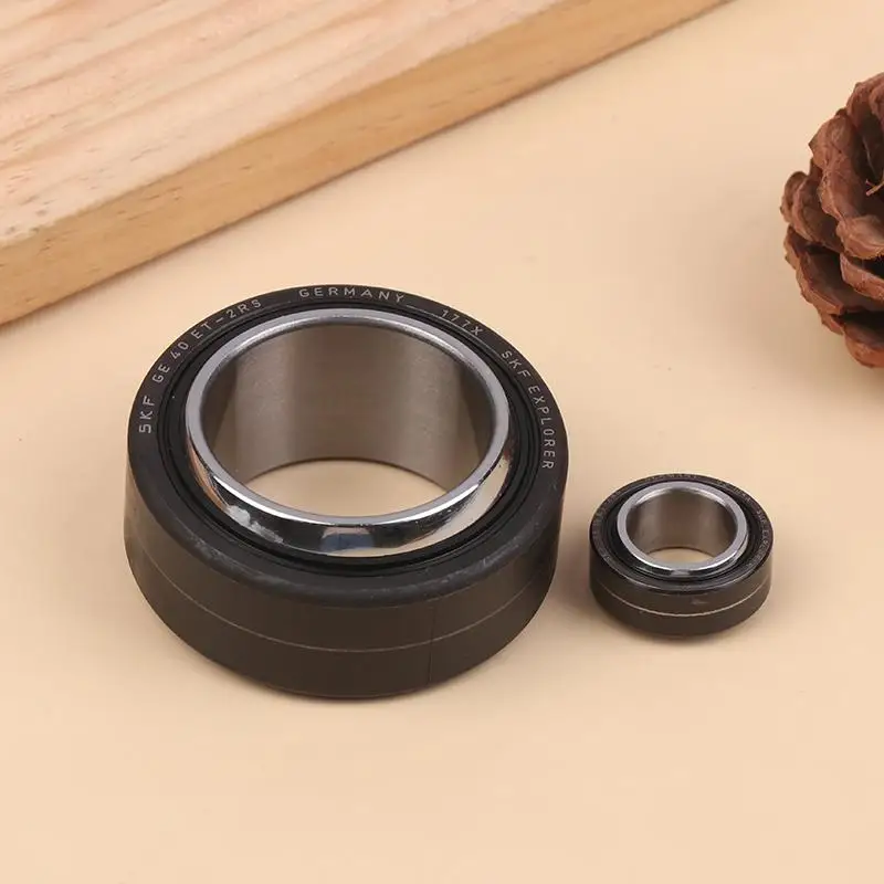 ตลับลูกปืนแบบข้อต่อเรเดียล SKF รุ่น GE15 17 20 25 30 35 40 2RS เพื่อการเคลื่อนที่เชิงเส้นที่มั่นคง