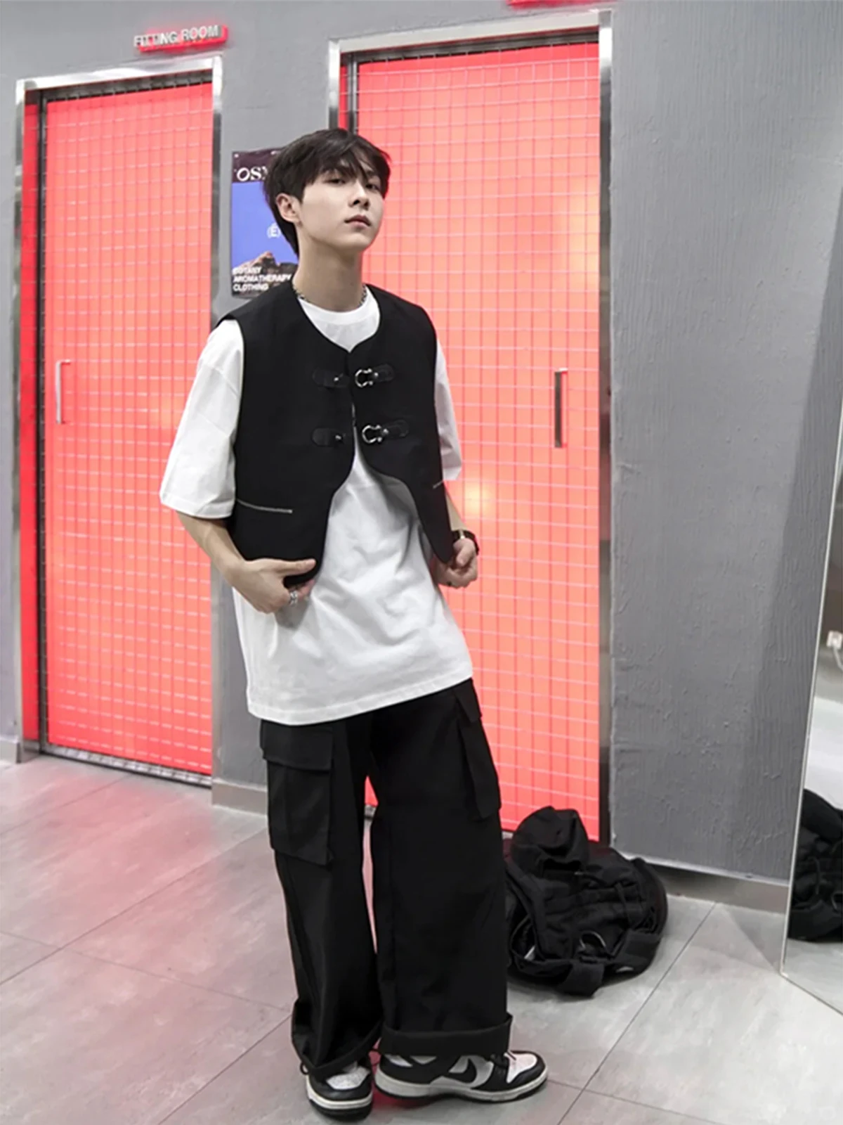 

Мужской жилет с металлическим эффектом, летний, повседневный, свободного кроя, модный, брендовый, премиум-класса, с декоративной молнией, молодежный тренд