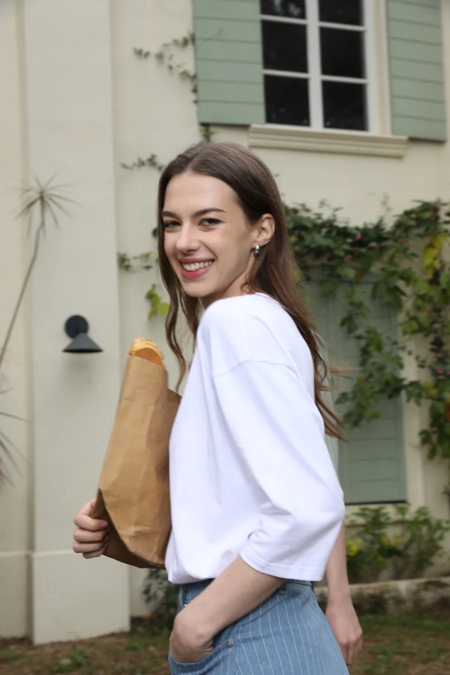 YooXee Queen shipping link