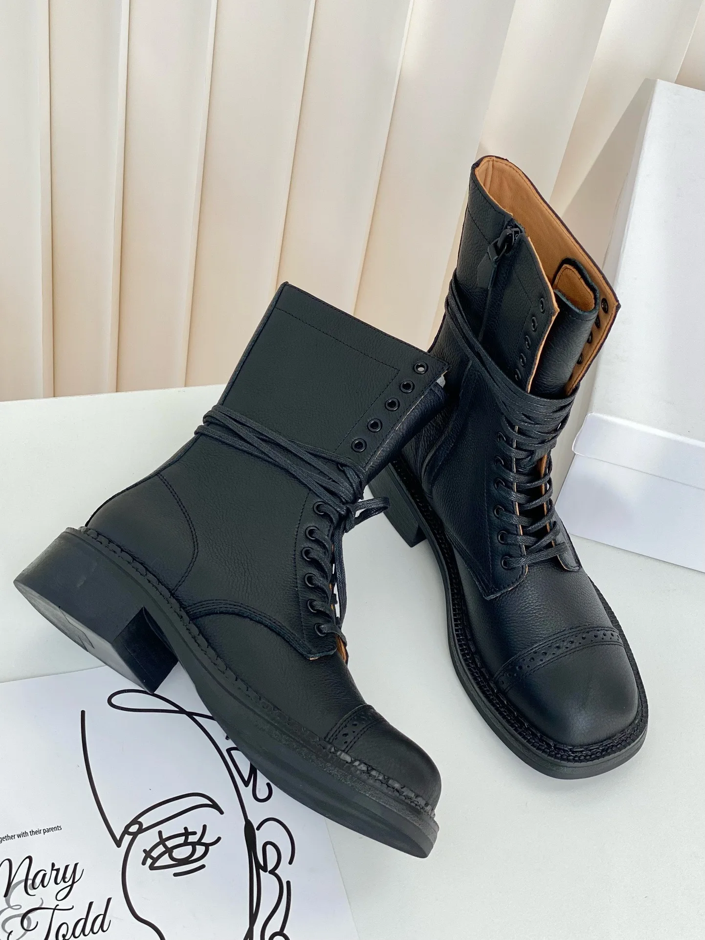 Withered Winter Boots Women Vintage British Strapped Motorcycle Leather Boots Shoes Girls Runway Top Quality Ankle Boots