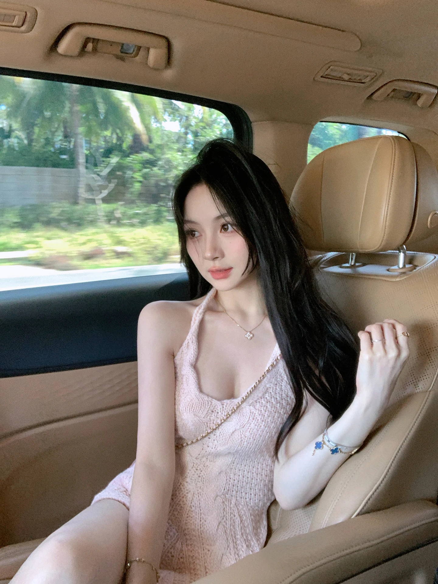 

Розовый вязаный топ на бретельках с открытыми плечами для женщин, новинка ранней весны, повседневная одежда в стиле Pure Desire