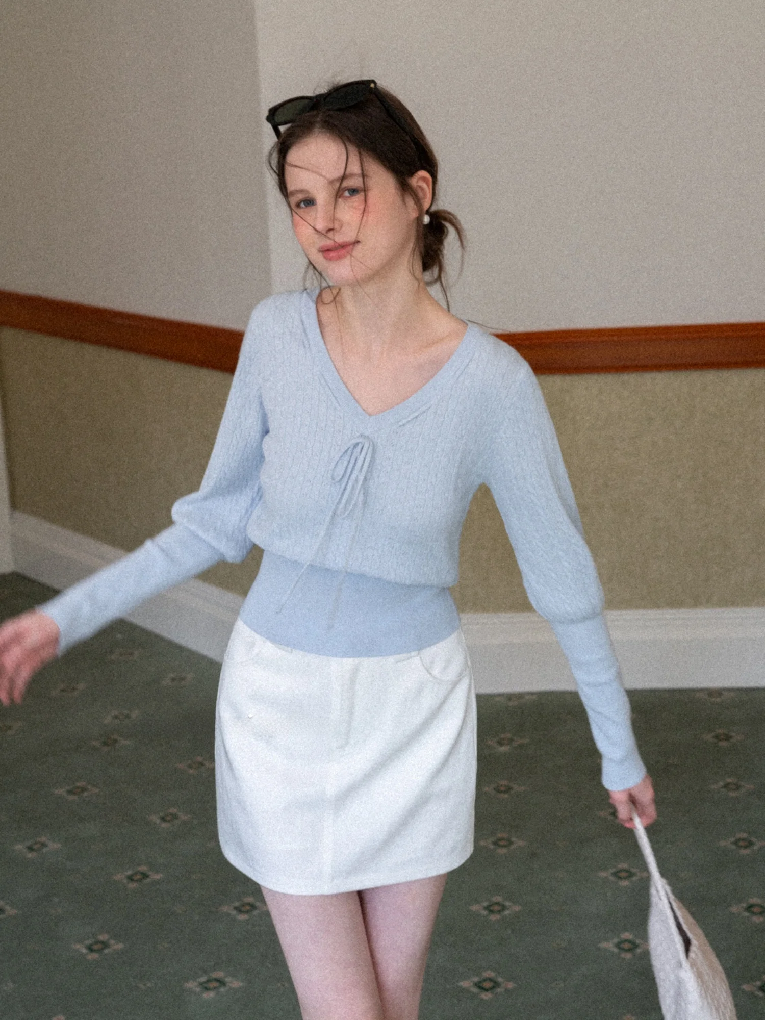 

Slim Fit V-Neck Knitted Top with Belt Waist Cinching Long Sleeve Lightweight Spring Fashion Elegant Thinming Simple Style for...