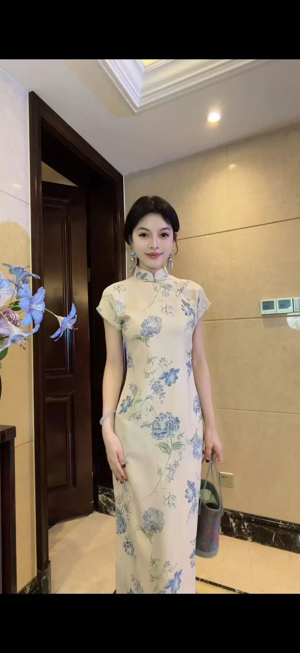 

Женское традиционное китайское платье ручной работы Mrs. Ball Ball, 25 см, с открытым воротником, облегающее, светло-бежевое, элегантное