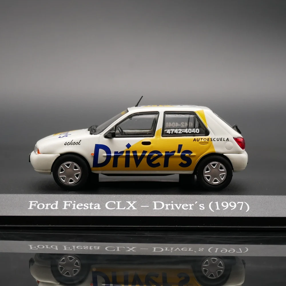 دييكاست Ixo 1:43 مقياس فورد فييستا CLX 1997 فورد كرنفال سيارات لعبة سبيكة سيارة نموذج تحصيل لعبة هدية تذكارية عرض حلية #2
